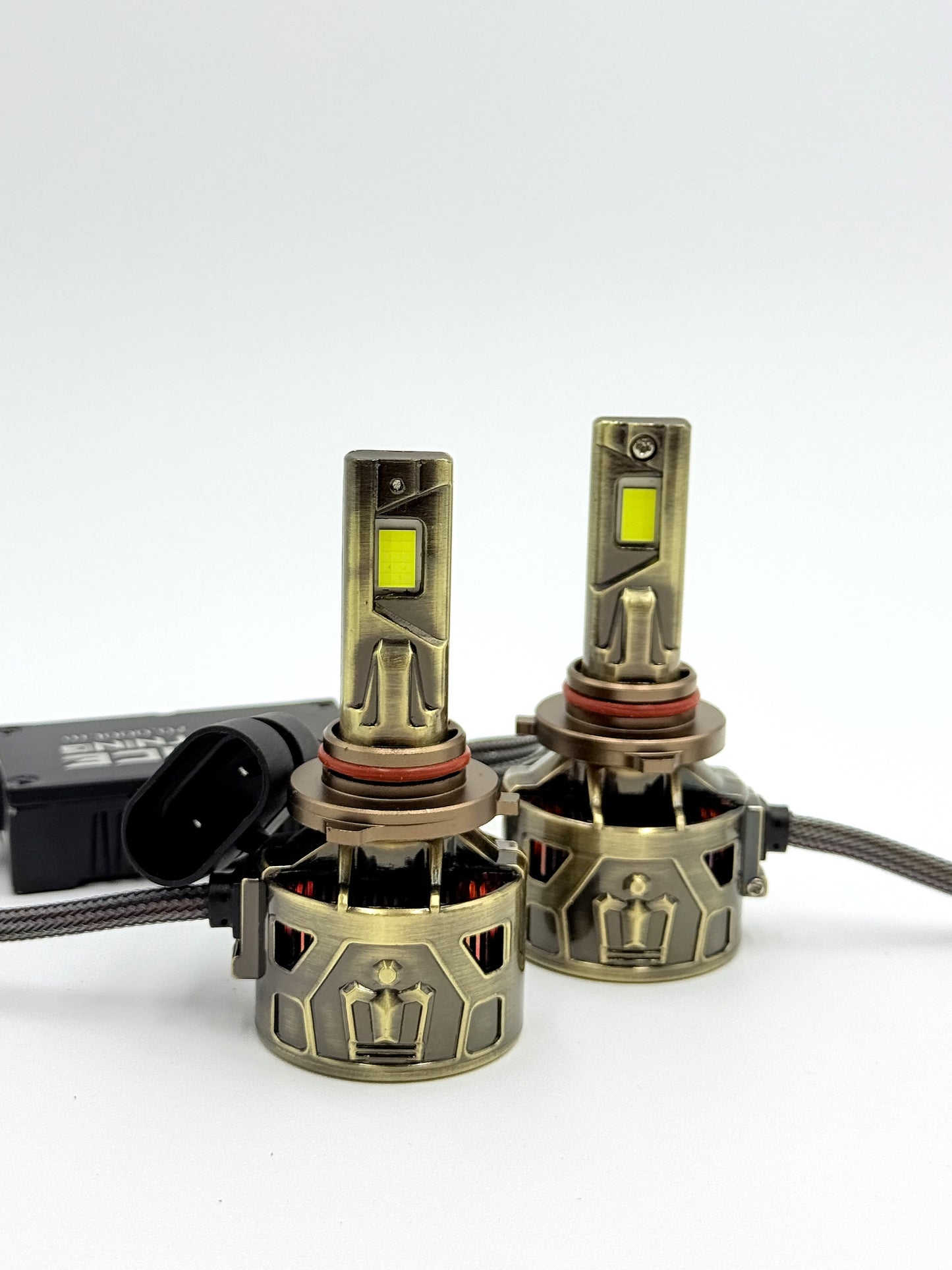 Par de luces LED Automotriz, Modelo Falcon de 70,000 Lumenes.