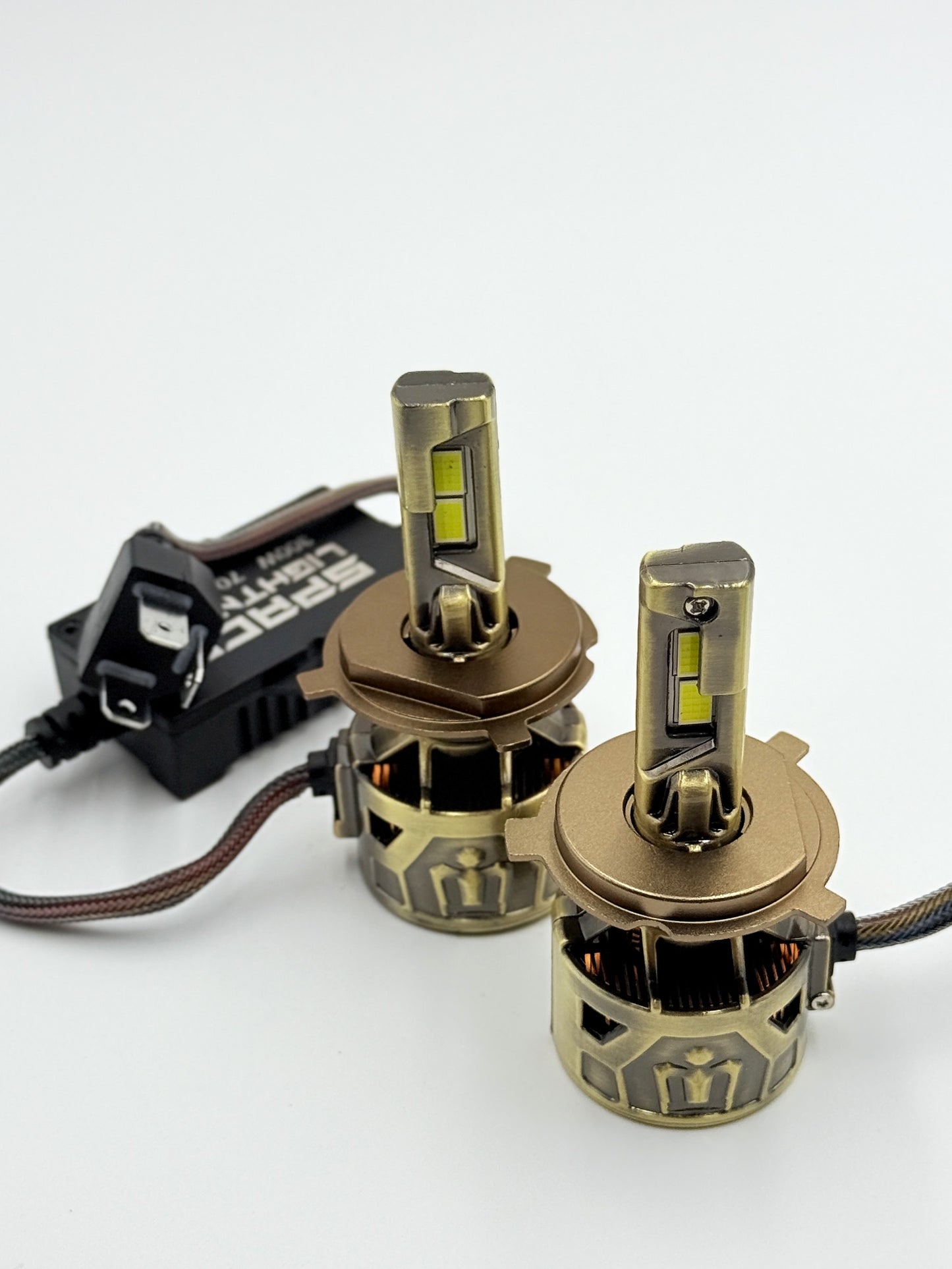 Par de luces LED Automotriz, Modelo Falcon de 70,000 Lumenes.