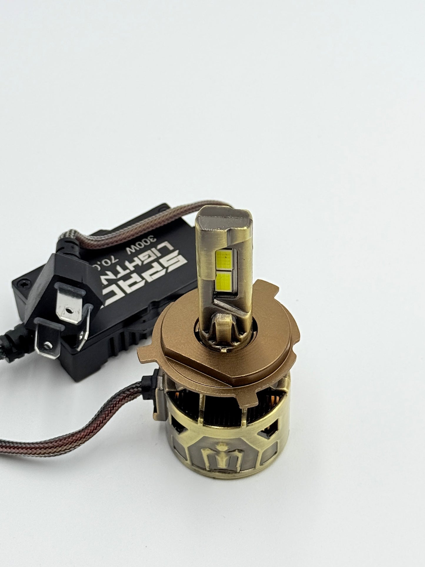 Par de luces LED Automotriz, Modelo Falcon de 70,000 Lumenes.
