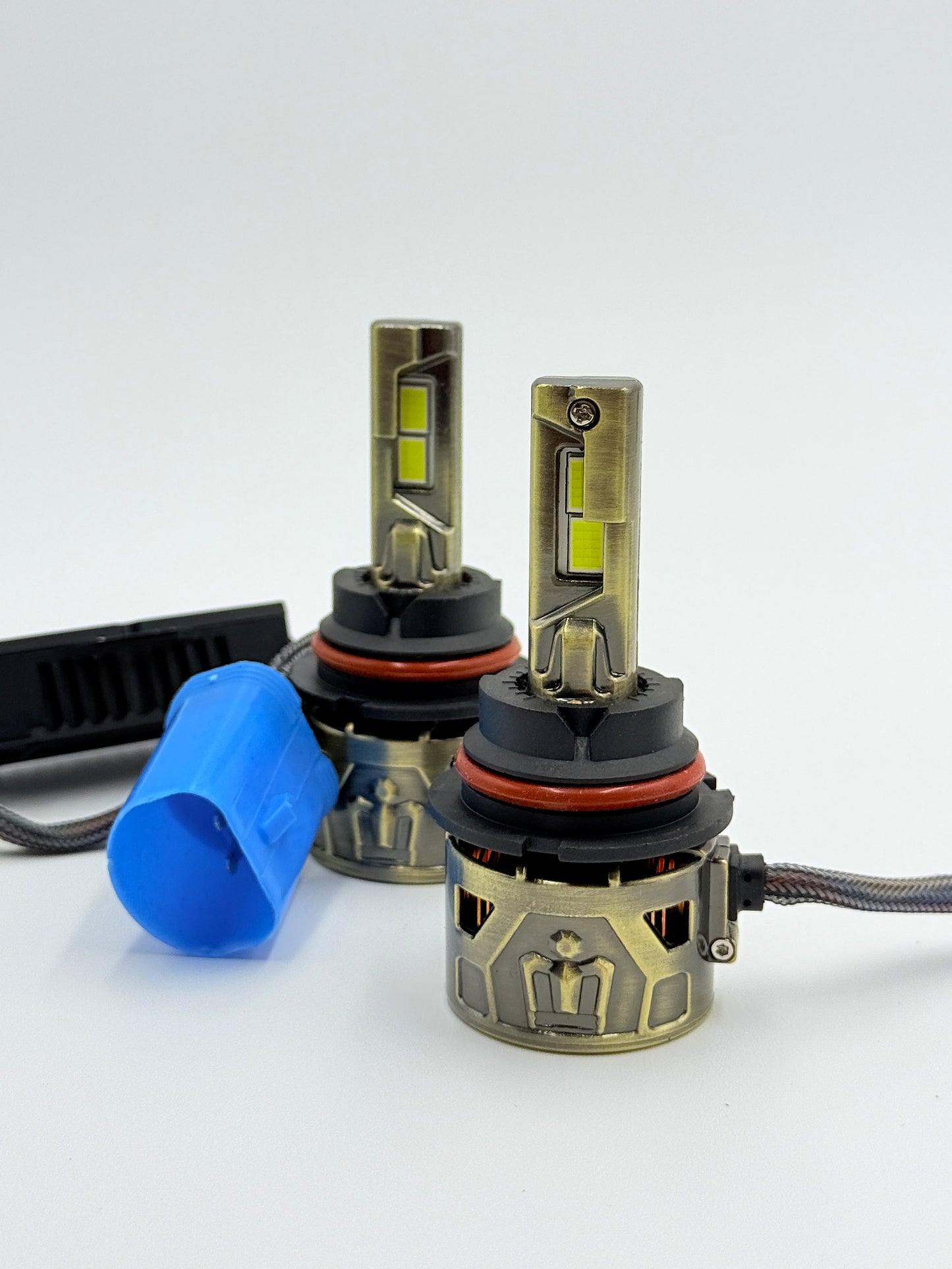 Par de luces LED Automotriz, Modelo Falcon de 70,000 Lumenes.