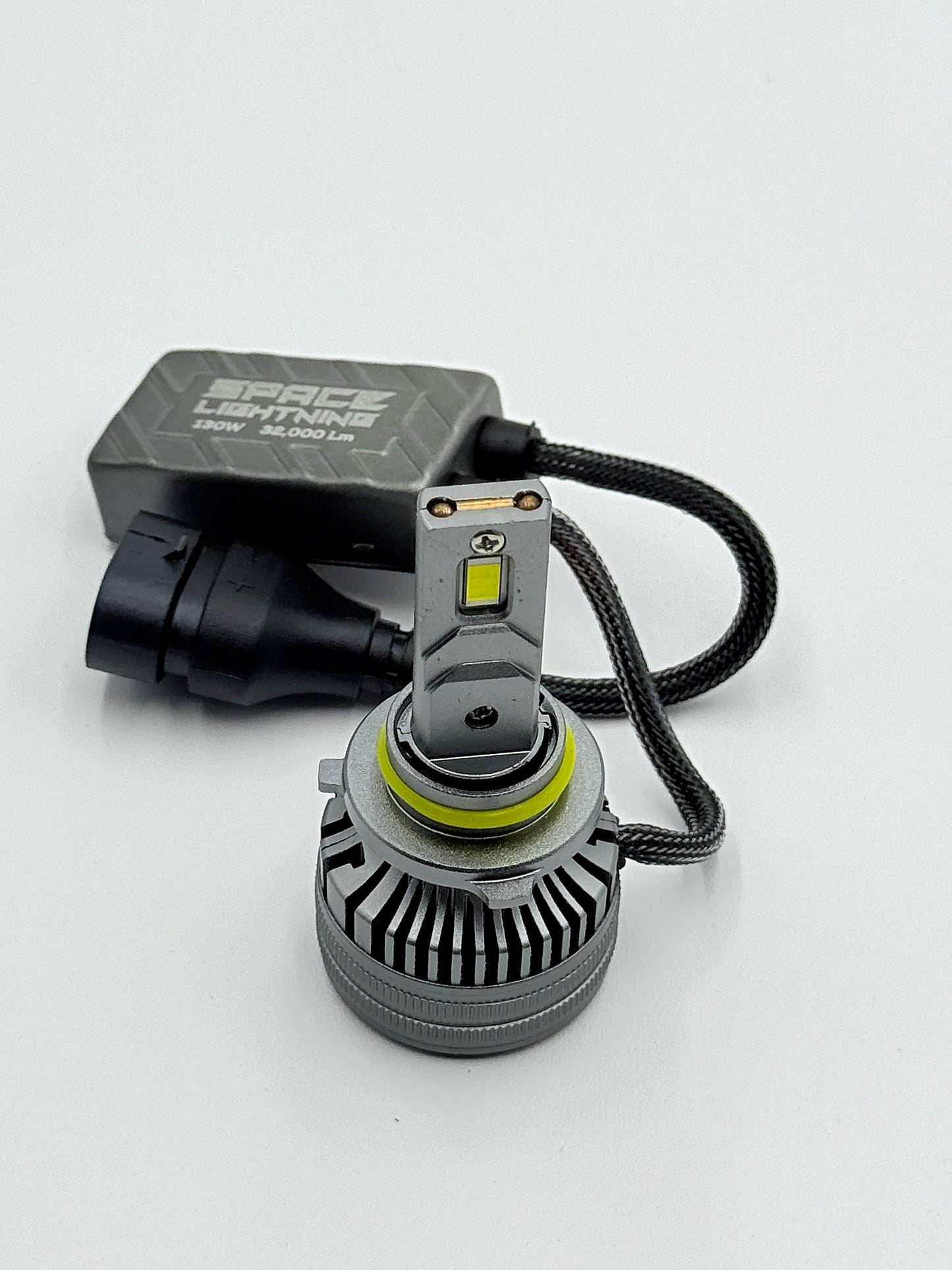 Par de luces LED Automotriz, Modelo Vega de 32,000 Lumenes.