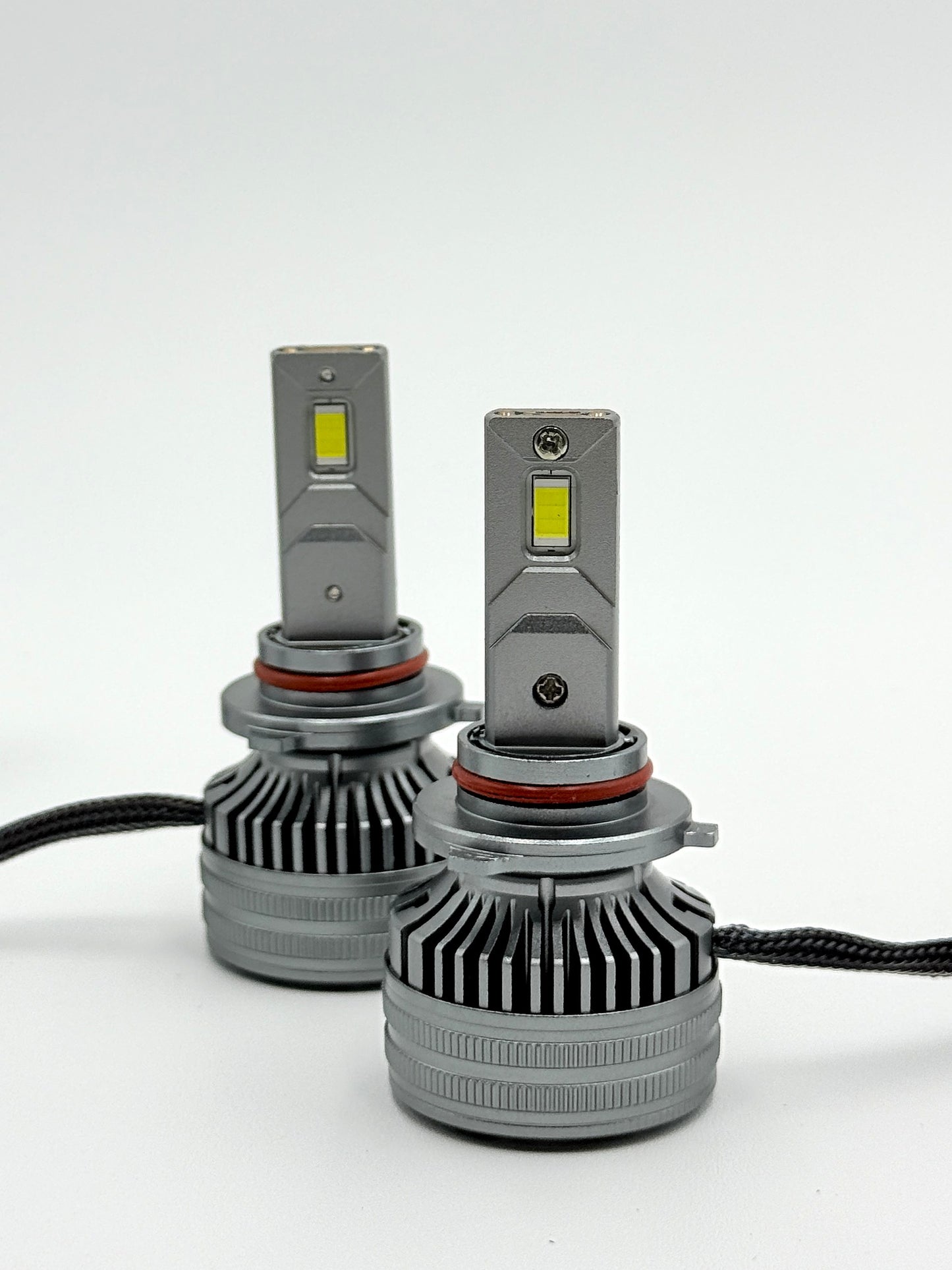 Par de luces LED Automotriz, Modelo Vega de 32,000 Lumenes.