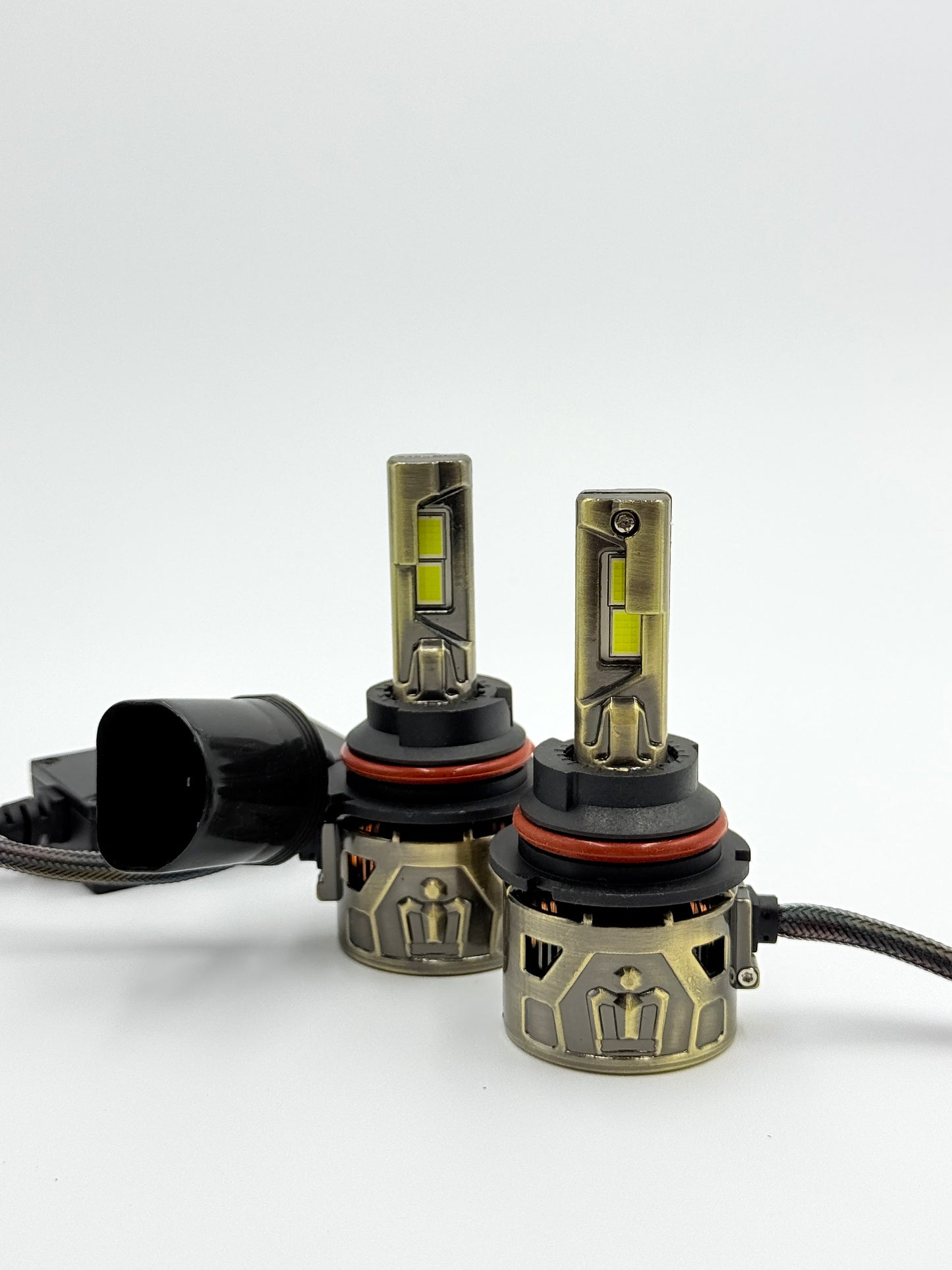 Par de luces LED Automotriz, Modelo Falcon de 70,000 Lumenes.