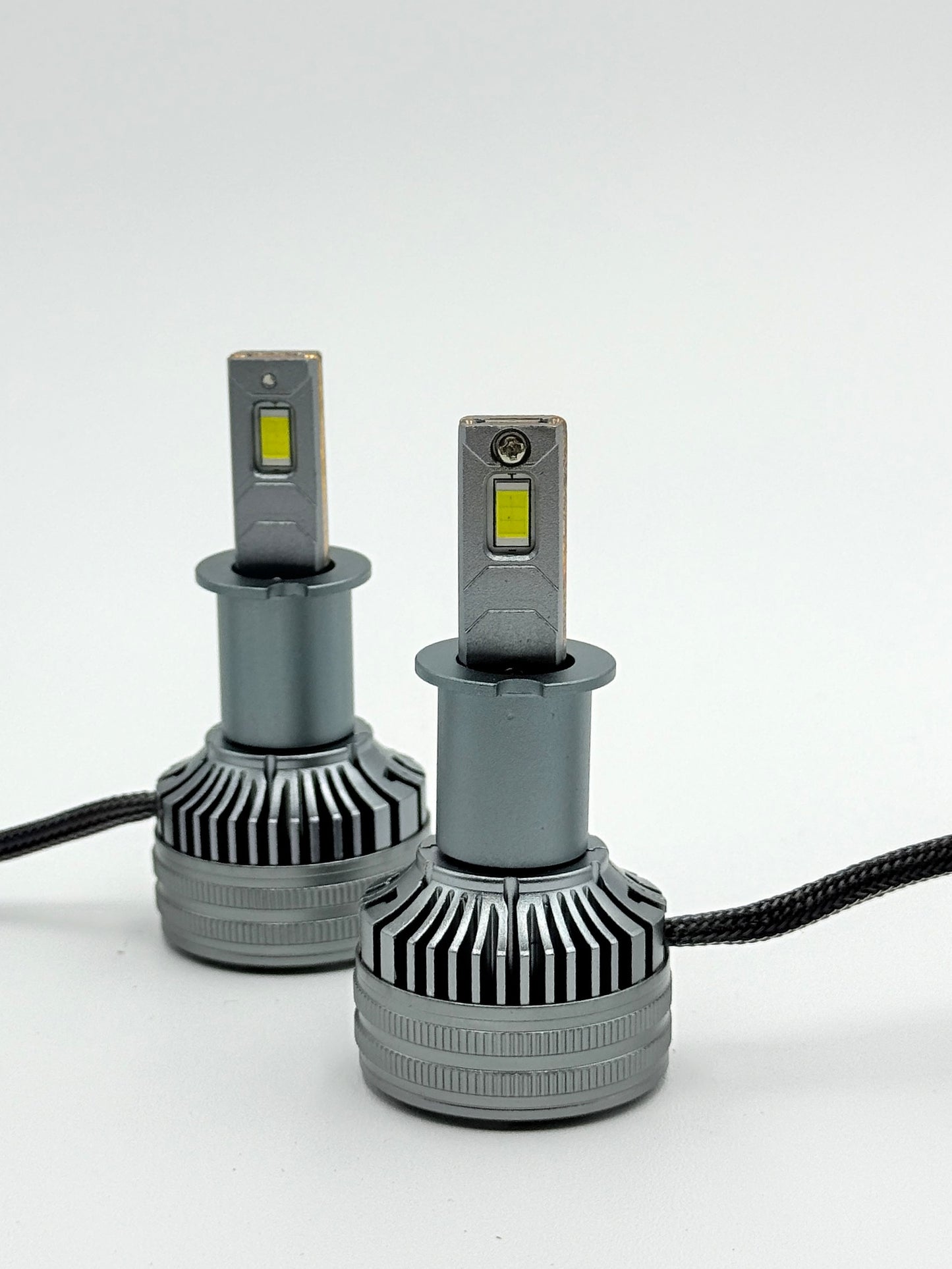 Par de luces LED Automotriz, Modelo Vega de 32,000 Lumenes.