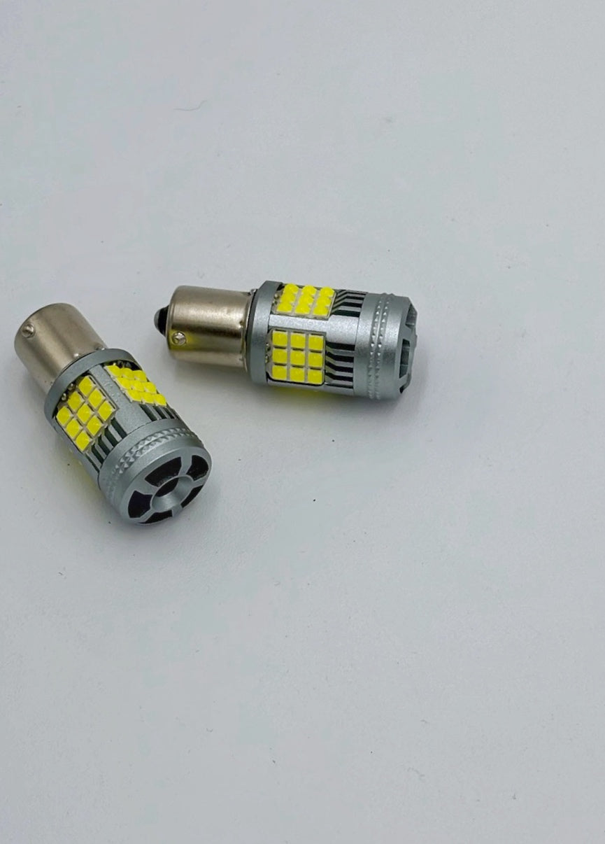 Par de focos LED Can-Bus Space Lightning ⚡️ T25 / T20 / 1 y 2 Polos 3030 36SMD | Con ventilador | Luz de direccional, Cuarto, Diurna, Luz de freno, etc... | Alto Brillo