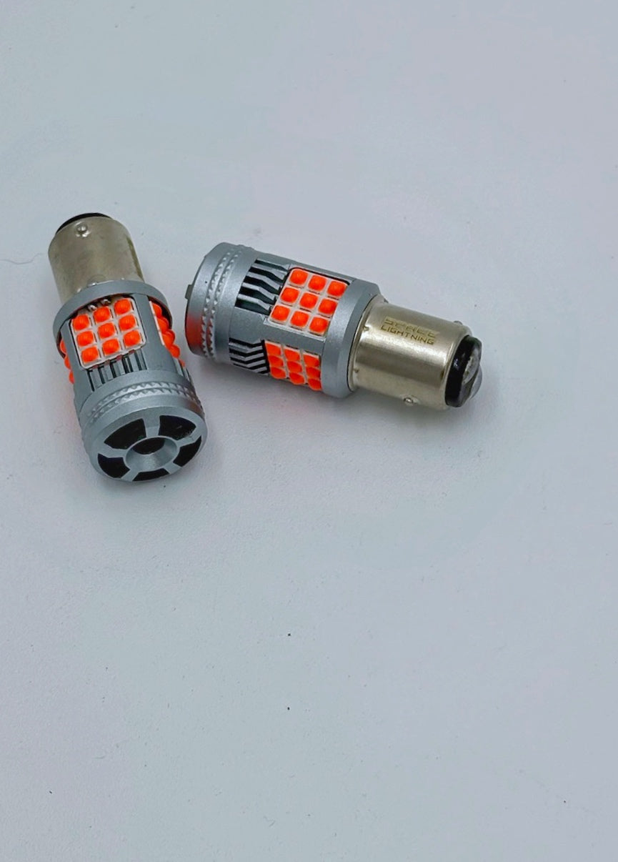 Par de focos LED Can-Bus Space Lightning ⚡️ T25 / T20 / 1 y 2 Polos 3030 36SMD | Con ventilador | Luz de direccional, Cuarto, Diurna, Luz de freno, etc... | Alto Brillo