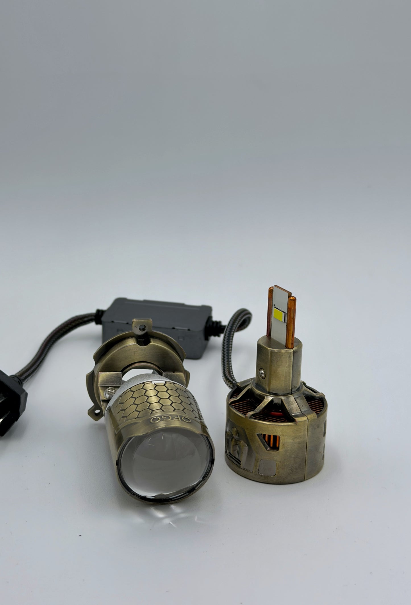 Par de Mini Proyectores LED Automotrices H4 de 70,000 lm.