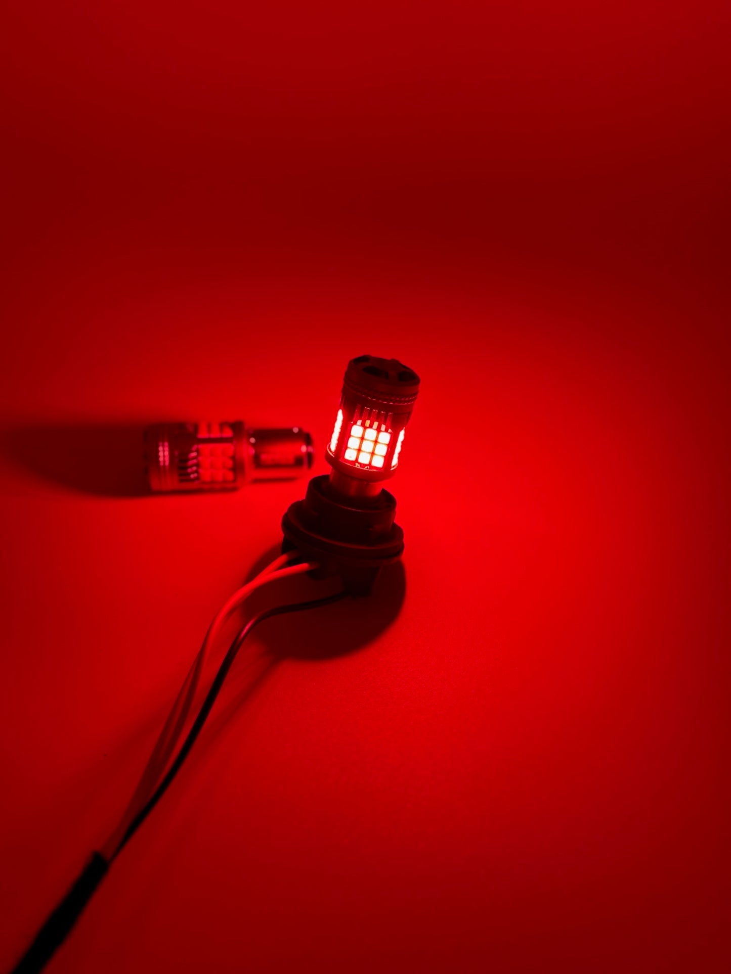 Par de focos LED Can-Bus Space Lightning ⚡️ T25 / T20 / 1 y 2 Polos 3030 36SMD | Con ventilador | Luz de direccional, Cuarto, Diurna, Luz de freno, etc... | Alto Brillo